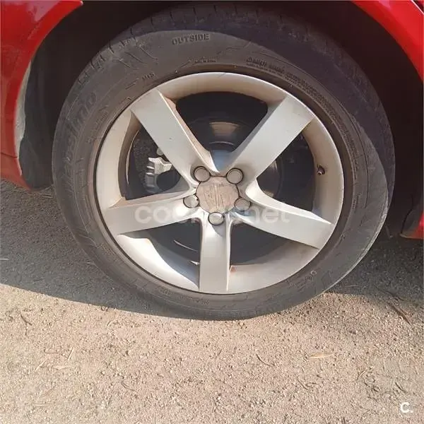 Usado Seat Leon Sport 110 CV (80 kW) 2005 Rojo Utilitario