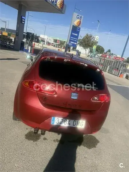 Usado Seat Leon Stylance 150 CV (110 kW) 2005 Granate Utilitario