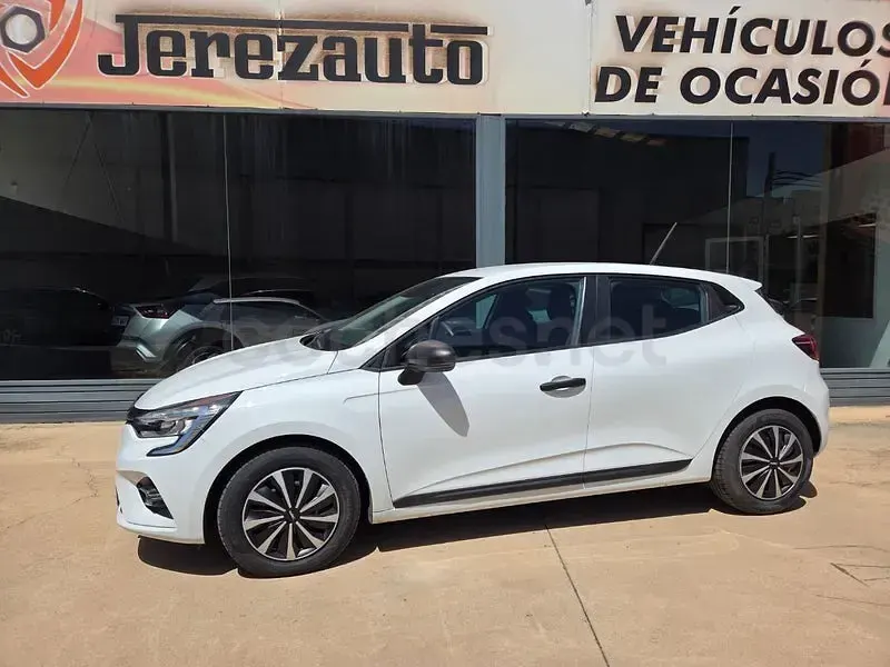 Begagnad Renault Clio V Intens 85 HK (62 kW) 2021 Vit Sedan
