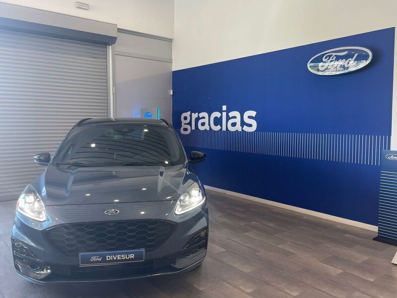 Azul Usado 2023 Ford Kuga ST-Line X SUV | 29.300 € (Caro) - Imagen 1/4