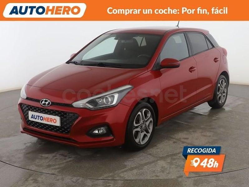 Usado Hyundai i20 101 CV (74 kW) 2018 Rojo Berlina