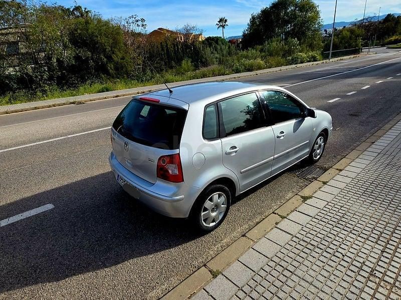 Usado VW Polo Trendline 64 CV (47 kW) 2002 Gris / plata Berlina