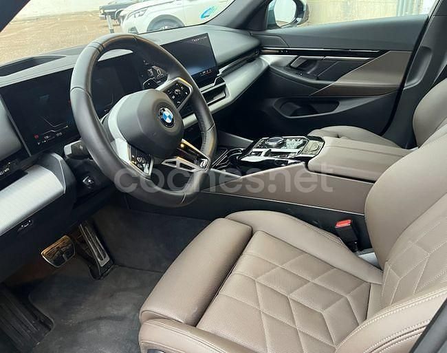 Usado BMW 520 Comfort Edition 197 CV (144 kW) 2025 Gris / plata Berlina