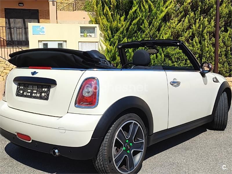 Usado Mini One Cabriolet 90 CV (66 kW) 2010 Beige Descapotable