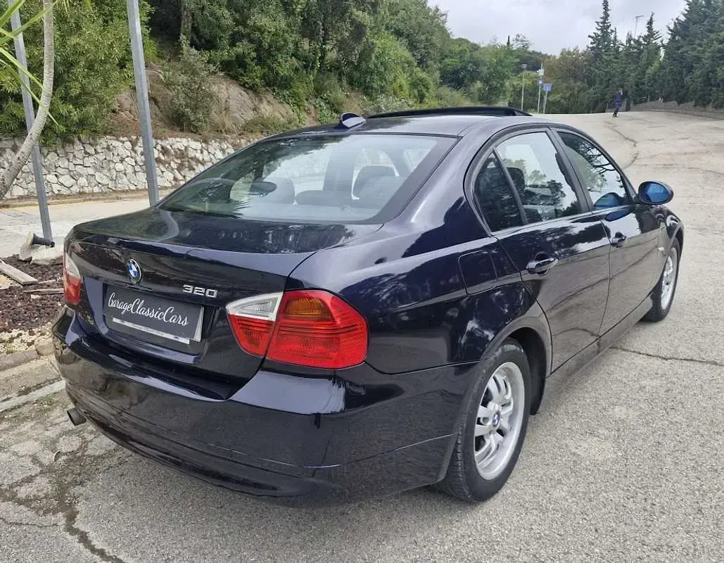 Usado BMW 320 150 CV (110 kW) 2007 Azul Berlina