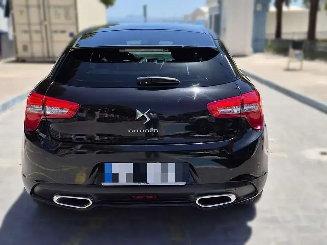 Usado Citroën DS5 181 CV (133 kW) 2015 Negro Utilitario