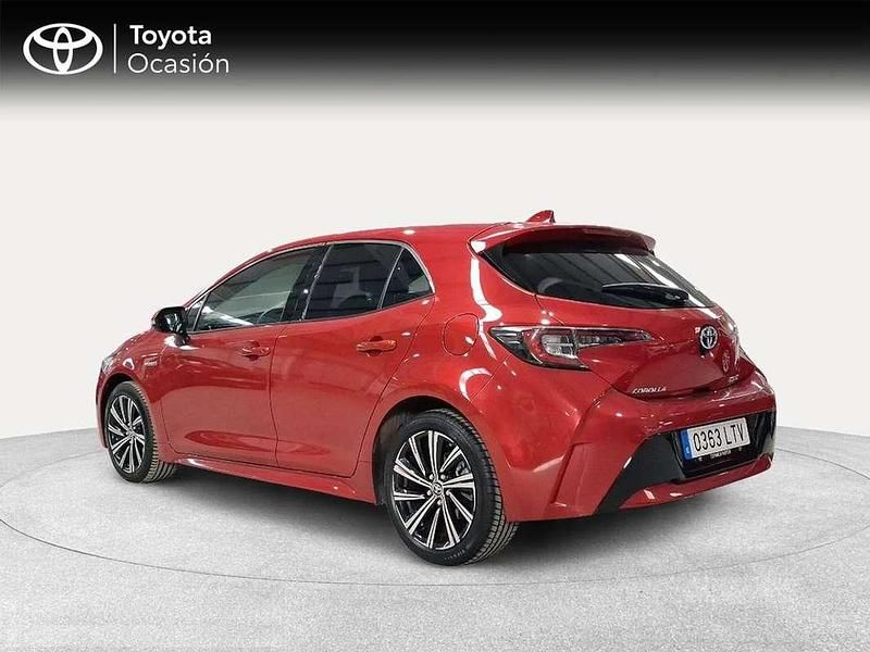 Usado Toyota Corolla Style 122 CV (89 kW) 2021 Rojo Berlina