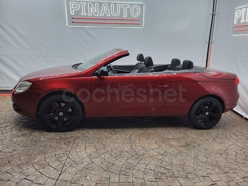 Usado VW Eos 140 CV (102 kW) 2008 Rojo Descapotable