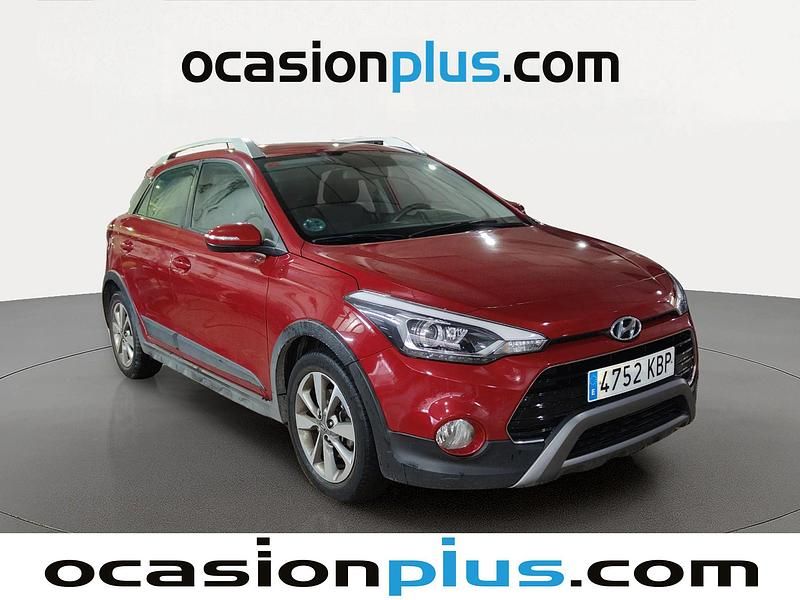 Usado Hyundai i20 Active 90 HP (66 kW) 2017 Vermelho Citadino