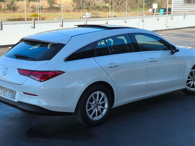 Usado Mercedes CLA200 Shooting Brake 150 CV (110 kW) 2021 Blanco Familiar