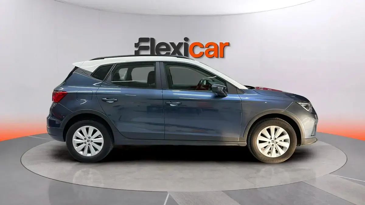 Usado Seat Arona Reference 95 CV (69 kW) 2023 Gris SUV