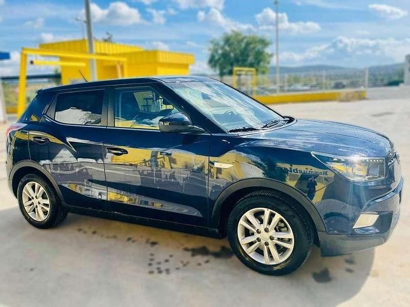 Usado Ssangyong (KGM) Tivoli 116 CV (85 kW) 2017 Azul SUV