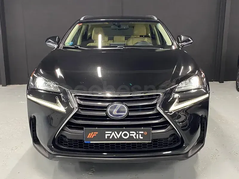 Usado Lexus NX300h Executive Line 197 CV (144 kW) 2017 Negro SUV