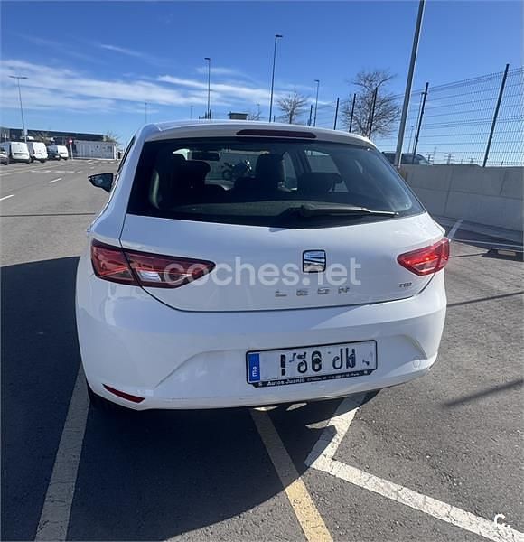 Usado Seat Leon Style 110 CV (80 kW) 2016 Blanco Berlina