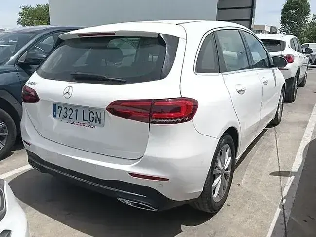 Usado Mercedes B180 Advantage 116 CV (85 kW) 2020 Blanco Utilitario
