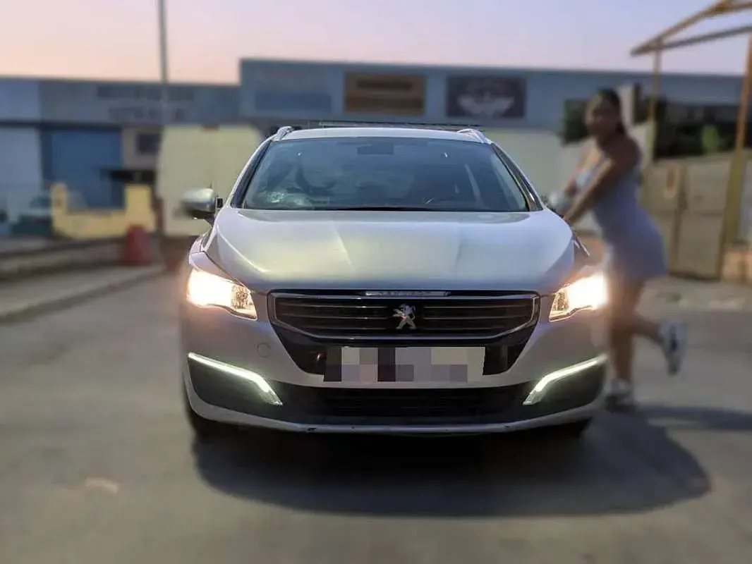 Usado Peugeot 508 SW Active 120 CV (88 kW) 2018 Gris Familiar