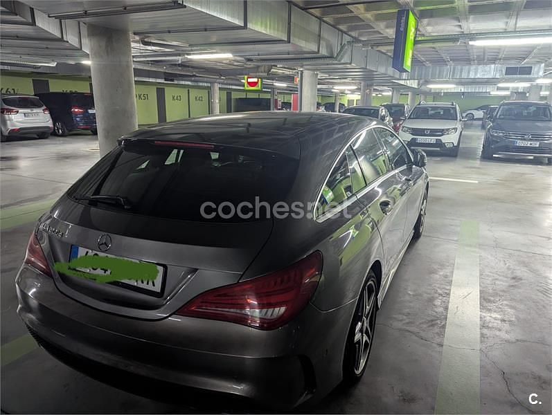 Usado Mercedes CLA200 Shooting Brake 136 CV (100 kW) 2016 Gris / plata Familiar