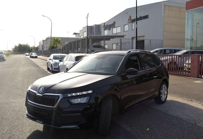 Usado Skoda Kamiq Ambition 90 CV (66 kW) 2020 Negro SUV