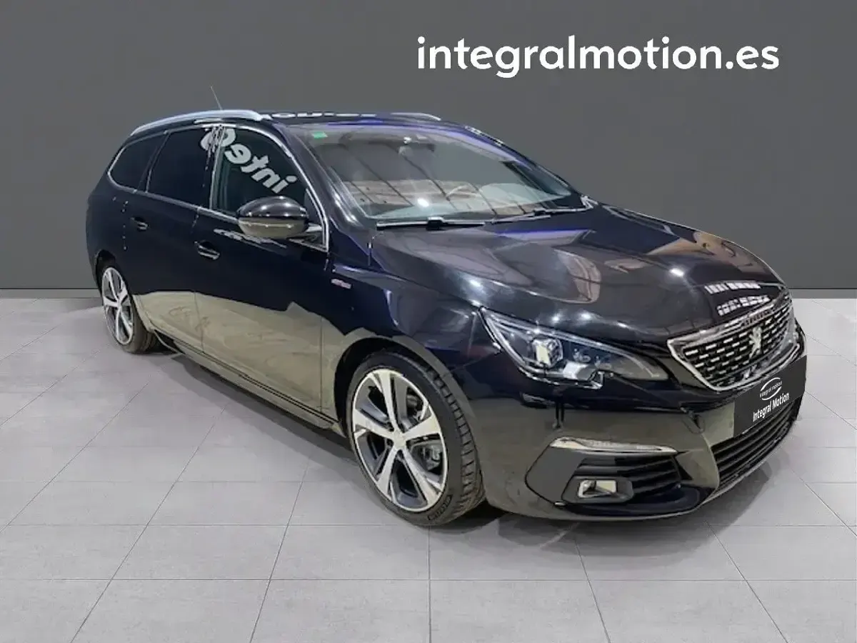 Usado Peugeot 308 GT-line 130 CV (95 kW) 2019 Negro Berlina