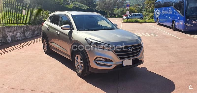 Usado Hyundai Tucson 131 CV (96 kW) 2018 Gris / plata SUV