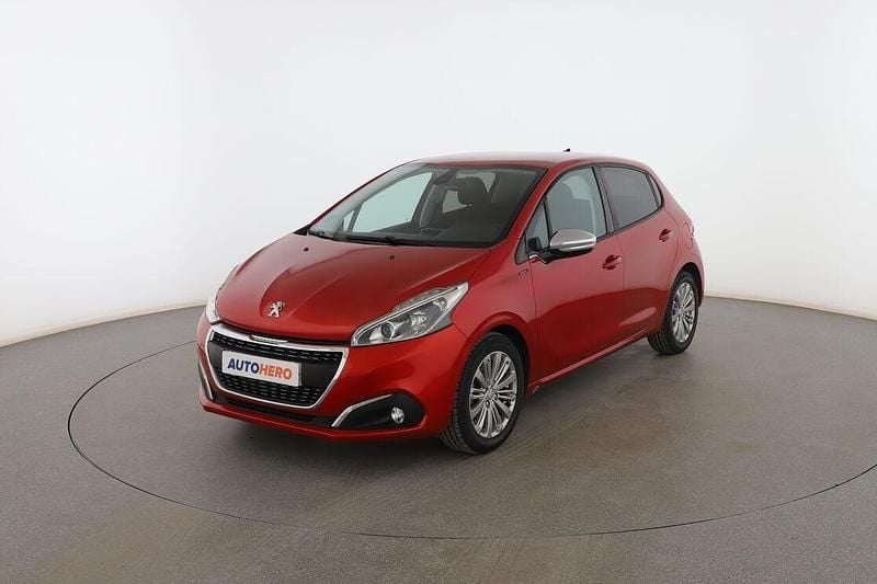 Rojo Usado 2019 Peugeot 208 Signature Sky Utilitario | 9899 € (Precio justo) - Imagen 1/3