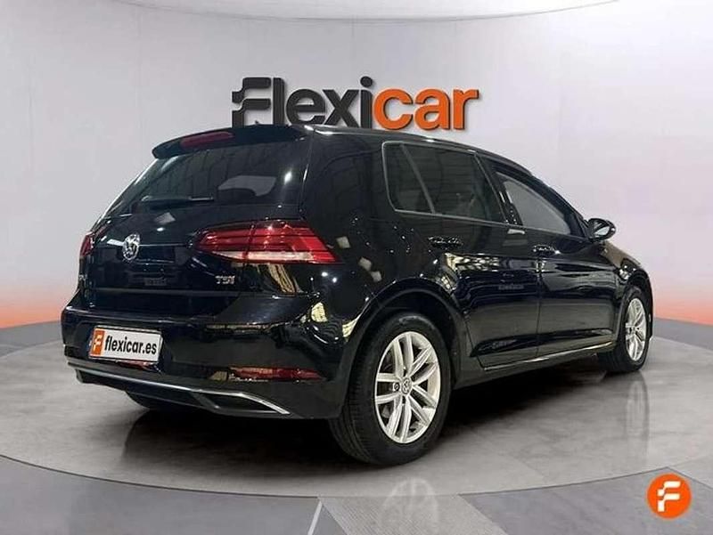 Usado VW Golf VII Advance 125 CV (91 kW) 2017 Negro Utilitario