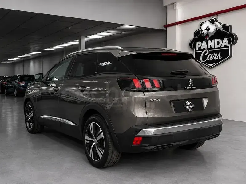 Usado Peugeot 3008 Allure 130 CV (95 kW) 2017 Gris / plata SUV