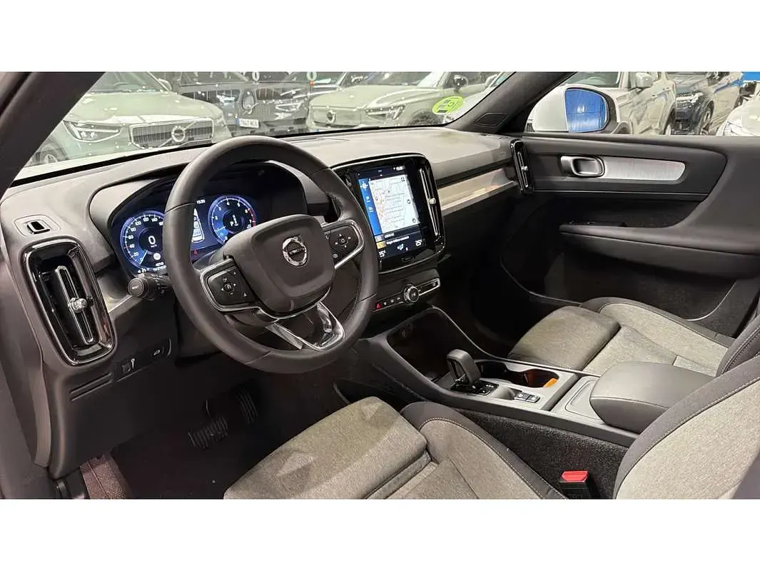Usado Volvo XC40 Core 129 CV (94 kW) 2024 Blanco SUV