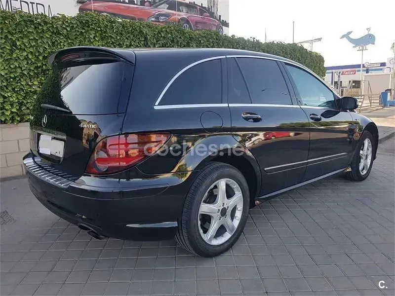 Usado Mercedes R320 224 CV (164 kW) 2008 Negro Monovolumen
