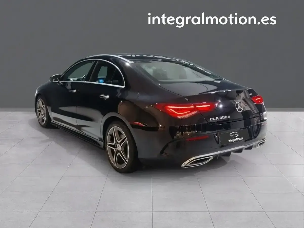 Usado Mercedes CLA200 149 CV (109 kW) 2021 Negro Berlina