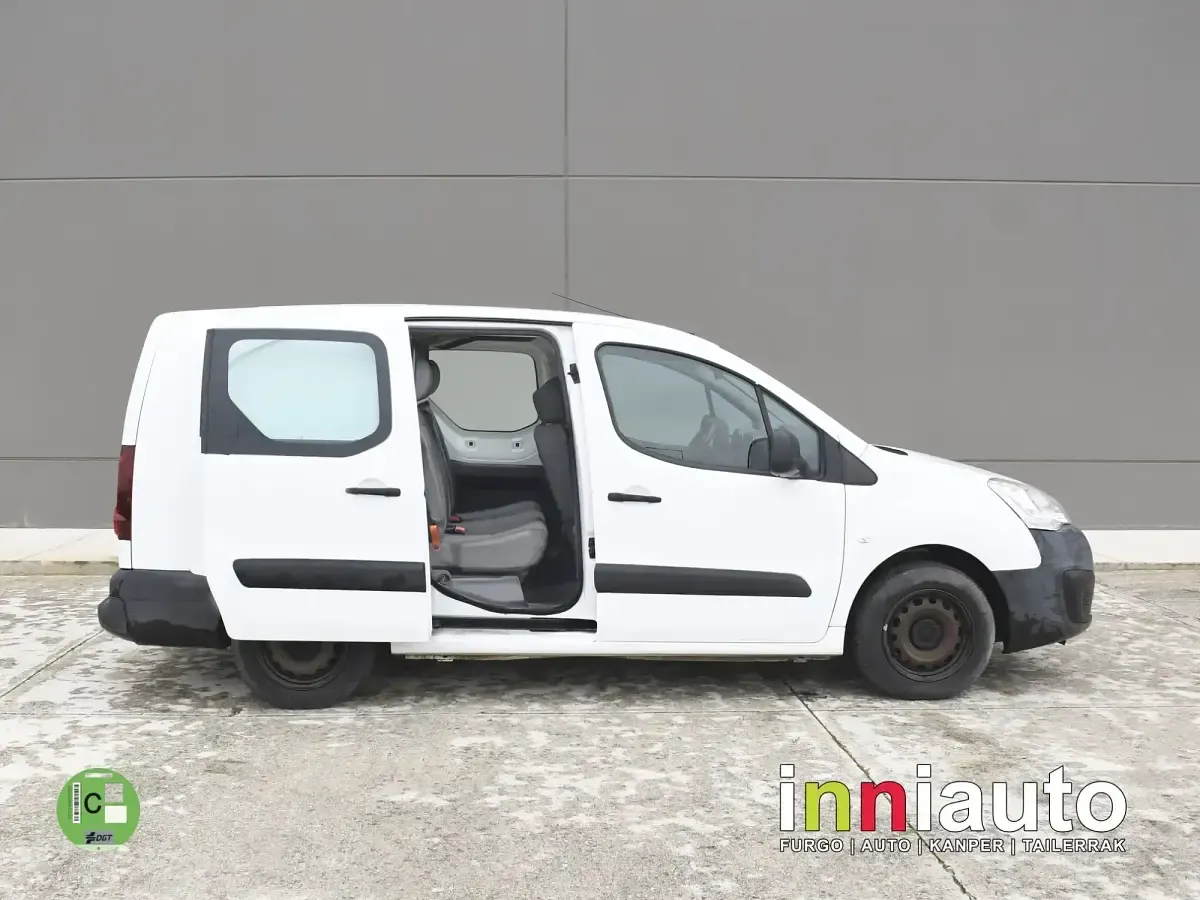 Usado Peugeot Partner 100 CV (73 kW) 2018 Blanco
