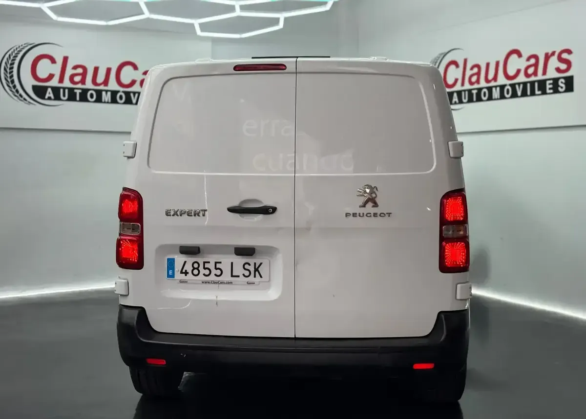 Używany Peugeot Expert S 100 KM (73 kW) 2021 Biały Van