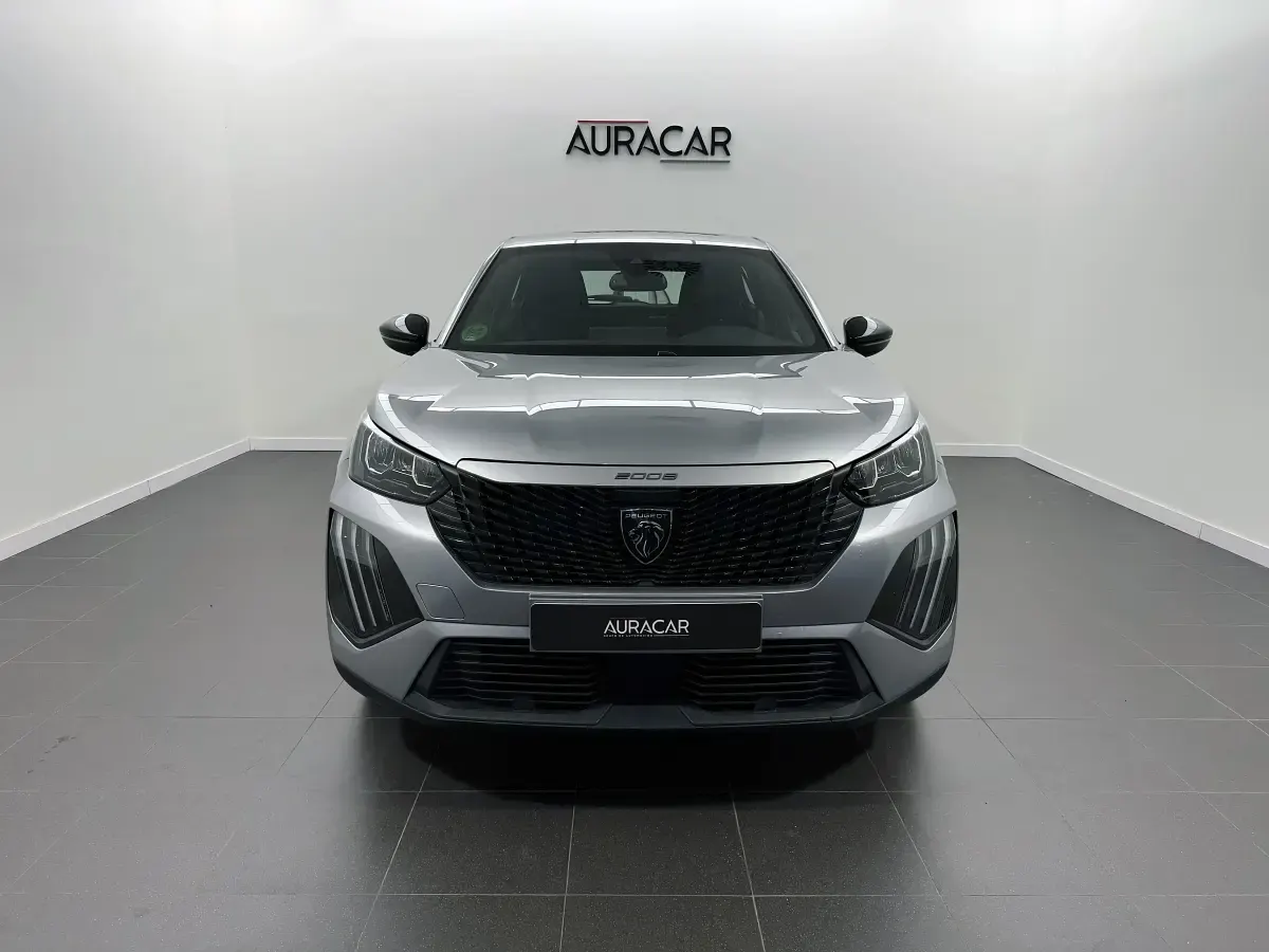 Usado Peugeot 2008 Active 100 CV (73 kW) 2024 Gris SUV