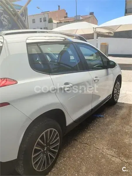Usado Peugeot 2008 Active 82 CV (60 kW) 2014 Blanco SUV