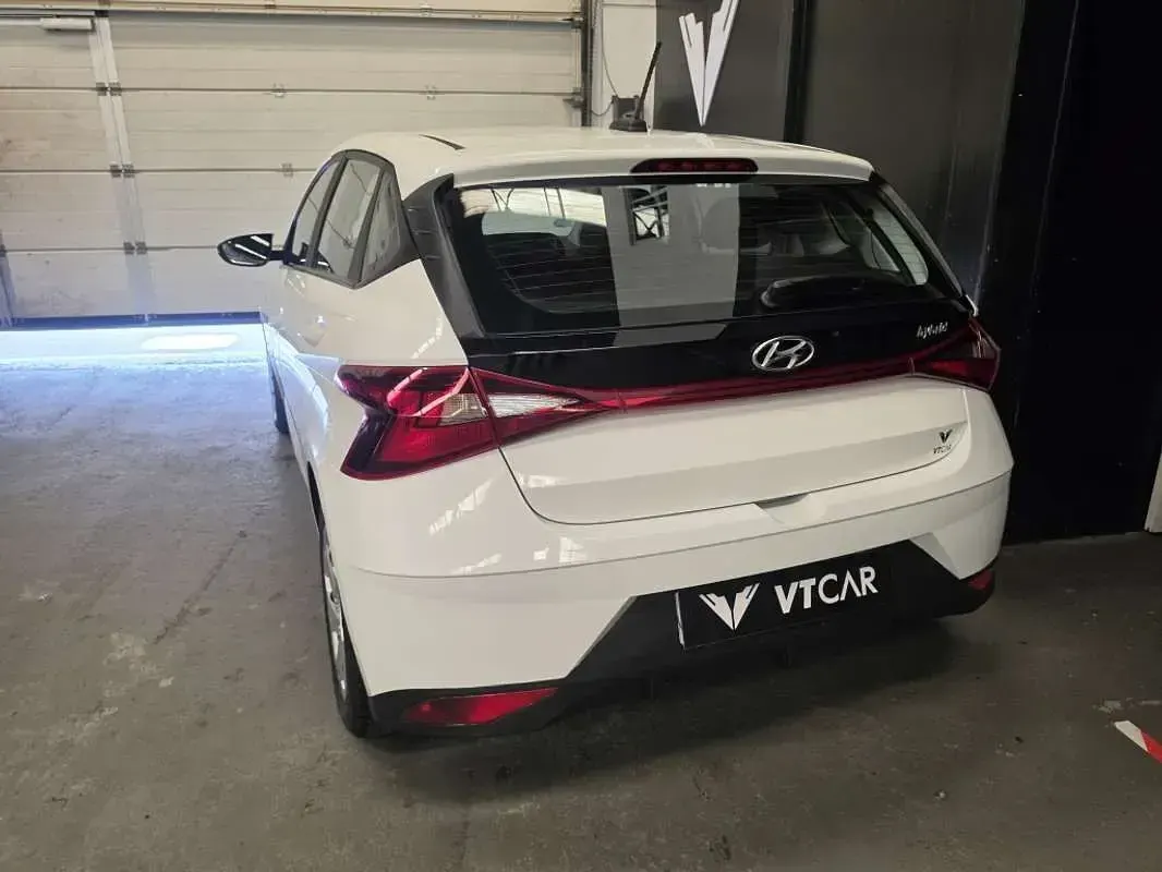 Usado Hyundai i20 101 CV (74 kW) 2021 Blanco Utilitario