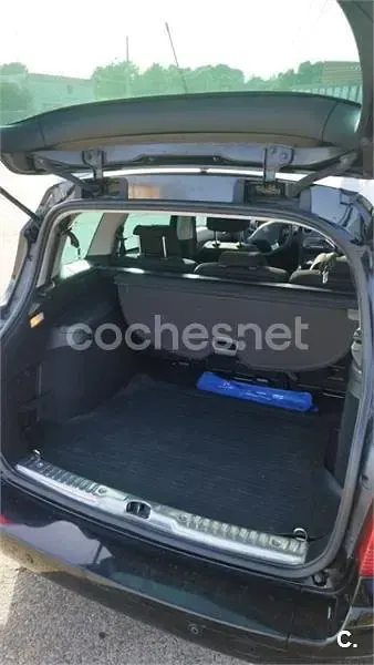 Usado Peugeot 308 SW Active 115 CV (84 kW) 2013 Negro Familiar