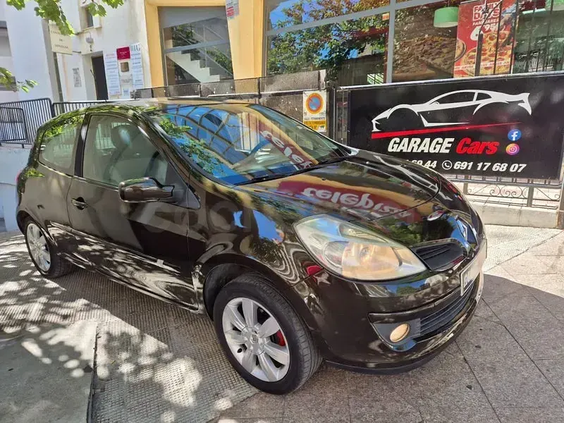 Używany Renault Clio II Dynamique 110 KM (80 kW) 2007 Brązowy Sedan/Limuzyna
