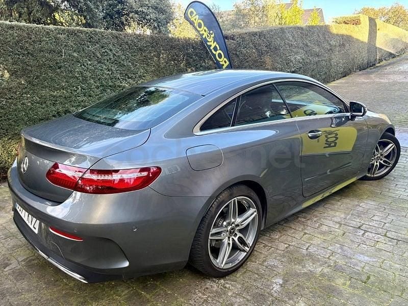 Usado Mercedes E220 194 CV (142 kW) 2019 Gris / plata Coupe