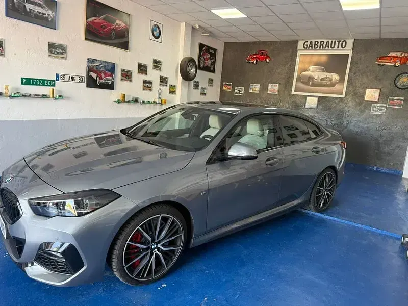 Usado BMW 218 Gran Coupé Comfort Edition 150 CV (110 kW) 2022 Gris / plata Coupe