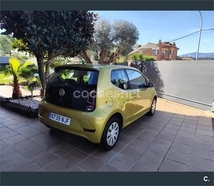 Usado VW up! move up! 60 CV (44 kW) 2017 Amarillo Utilitario