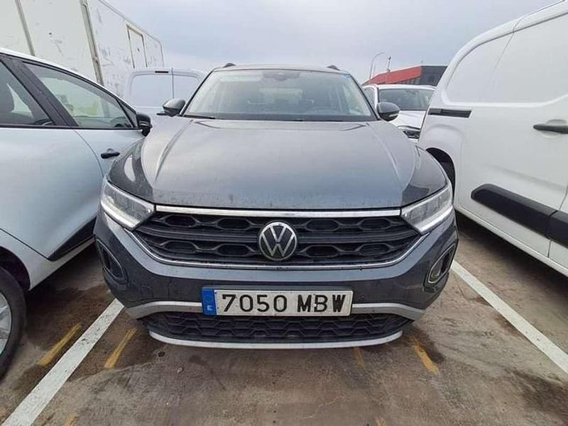 Usado VW T-Roc Life 116 CV (85 kW) 2022 Gris SUV