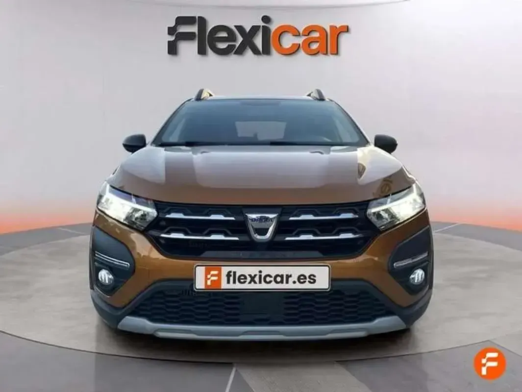 Usado Dacia Sandero Essentiel 101 CV (74 kW) 2021 Amarillo Utilitario