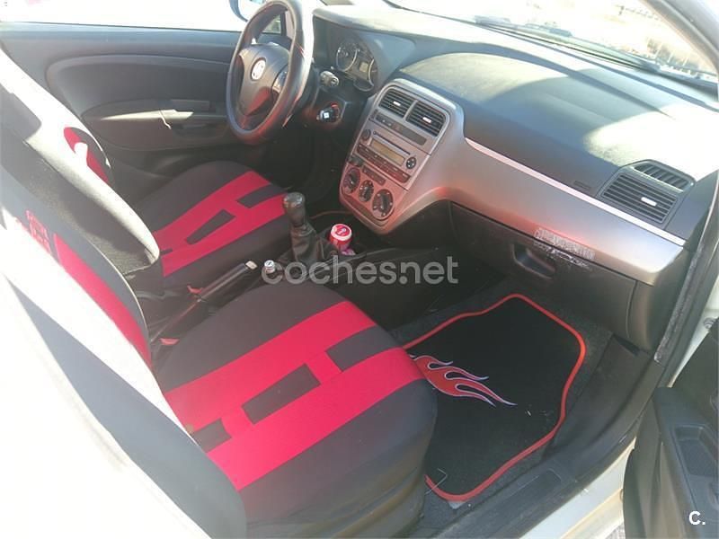 Usado Fiat Punto Easy 75 CV (55 kW) 2012 Blanco Berlina