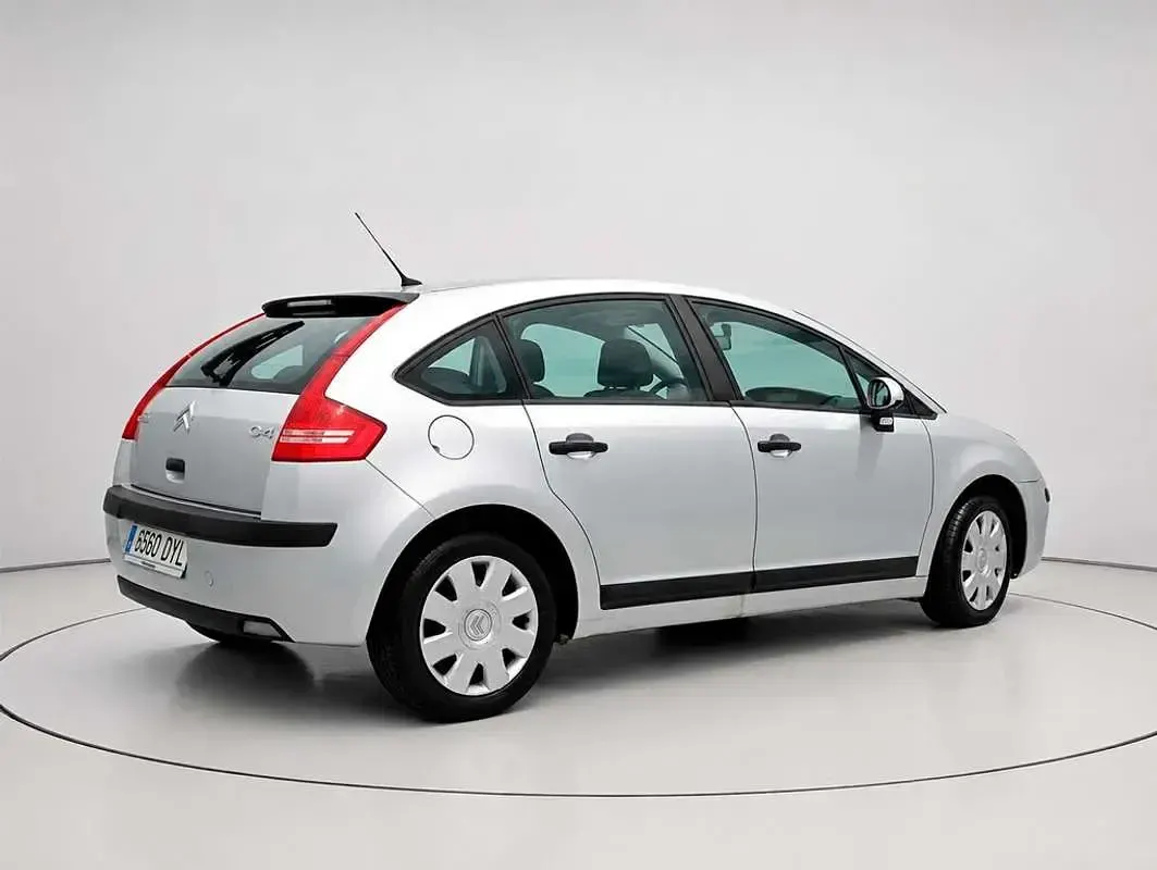 Usado Citroën C4 VTR Sport 109 CV (80 kW) 2006 Gris Utilitario
