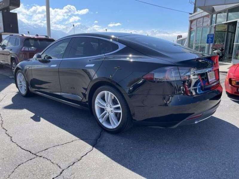 Usado Tesla Model S 244 kW (333 CV) 2015 Negro Utilitario
