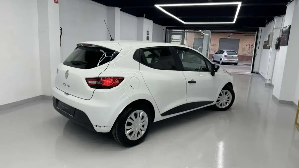 Usado Renault Clio Business 90 CV (66 kW) 2019 Blanco Utilitario