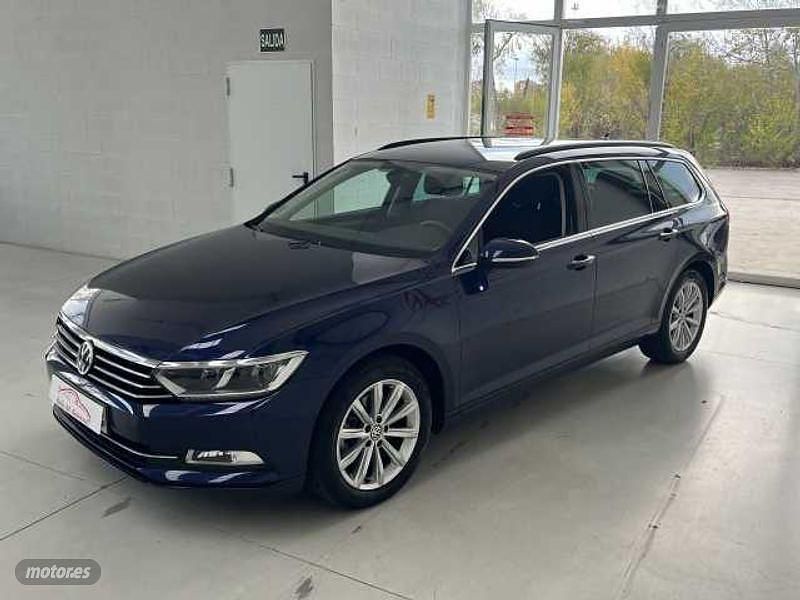 Usado VW Passat Advance 150 CV (110 kW) 2019 Azul Familiar