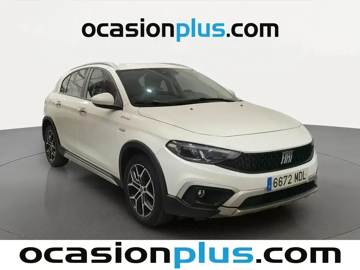 Usado Fiat Tipo Cross 130 CV (95 kW) 2023 Blanco Berlina