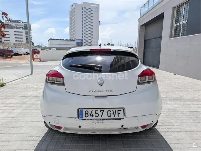 Usado Renault Mégane Dynamique 180 CV (132 kW) 2010 Blanco Berlina