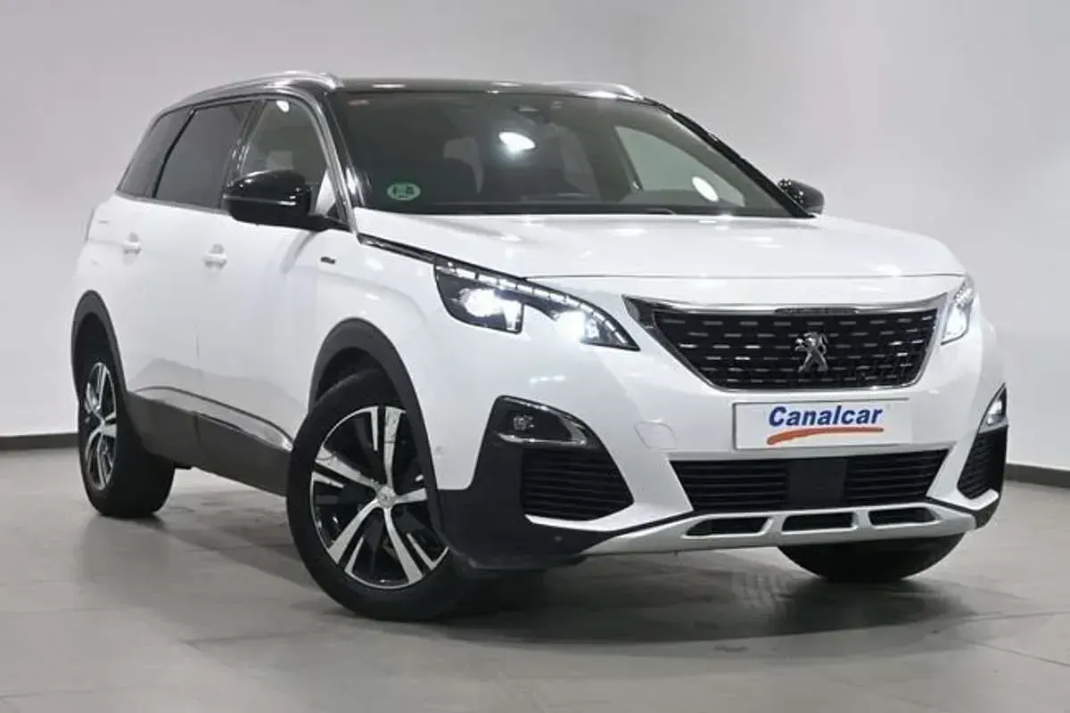 Usado Peugeot 5008 GT-line 179 CV (131 kW) 2018 Blanco SUV